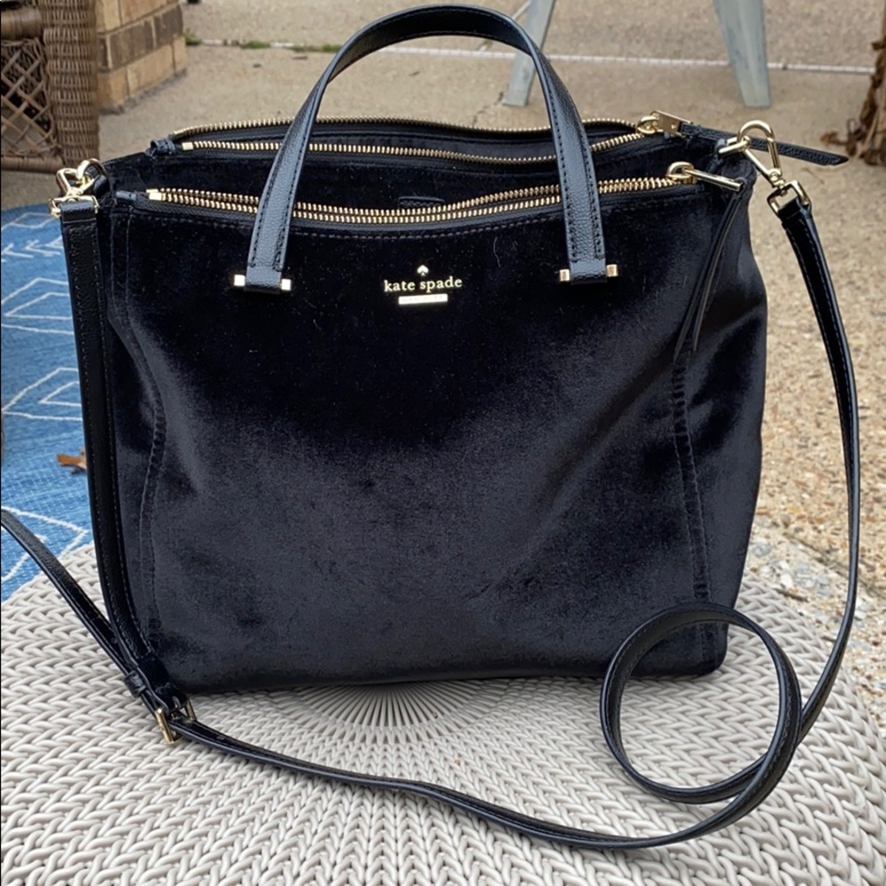 Dawn Place Velvet Small Kona - like new!